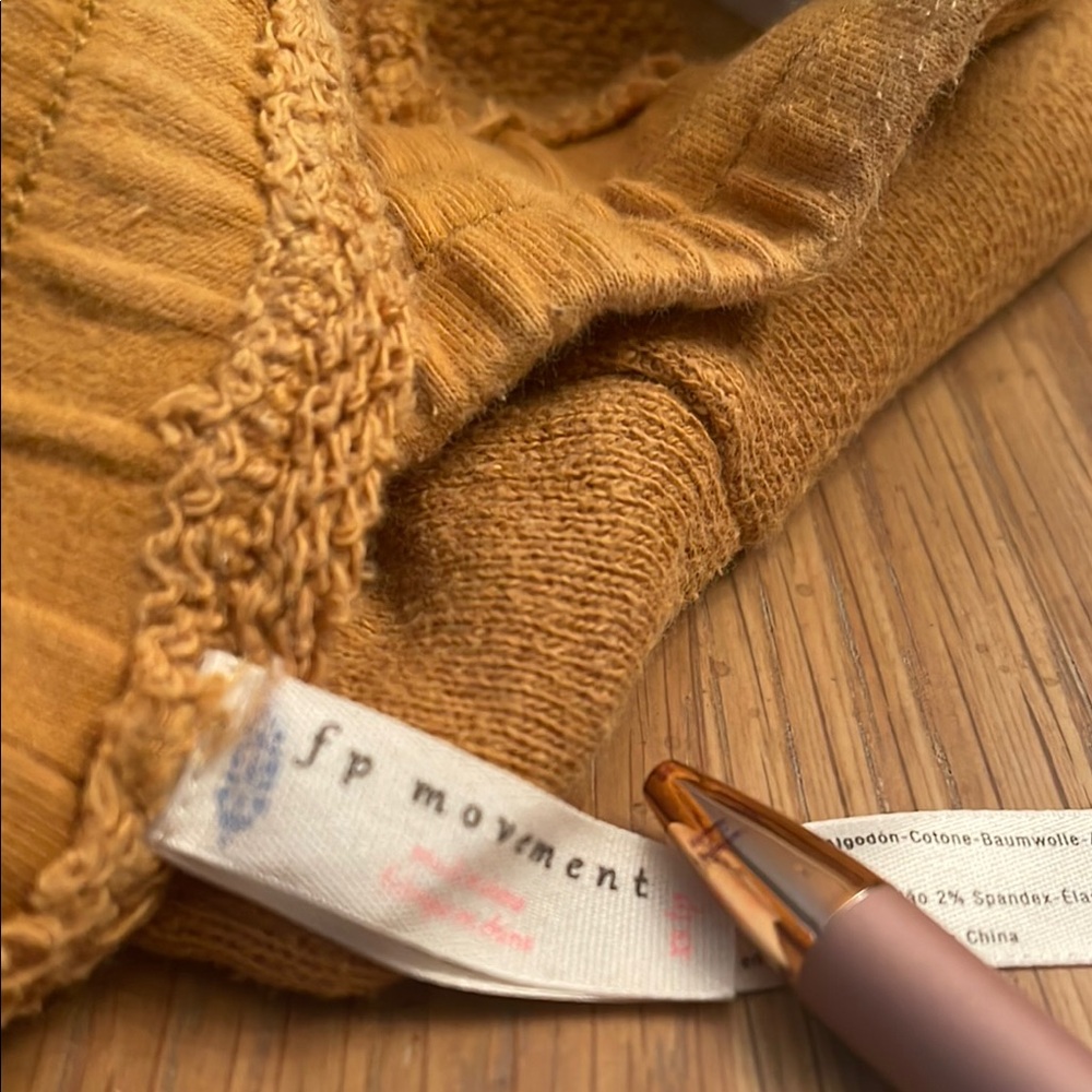 CROPPED FREE PEOPLE MOVEMENT Mustard Sweatpants - Picture 2 of 10